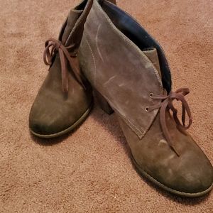 Heeled boots